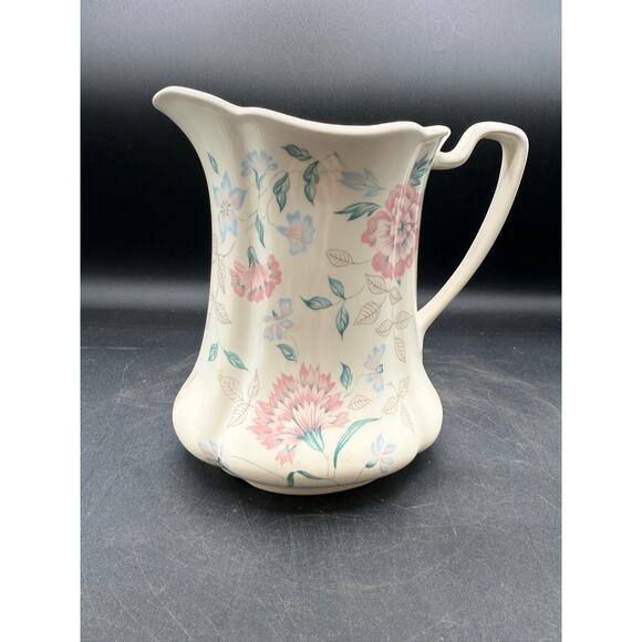 Vintage Johnson Bros English Bouquet Fine China Pitcher - Picture 2 of 8
